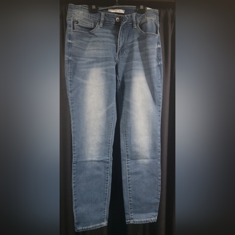 KanCan Women's Straight Leg Jeans in Medium Blue